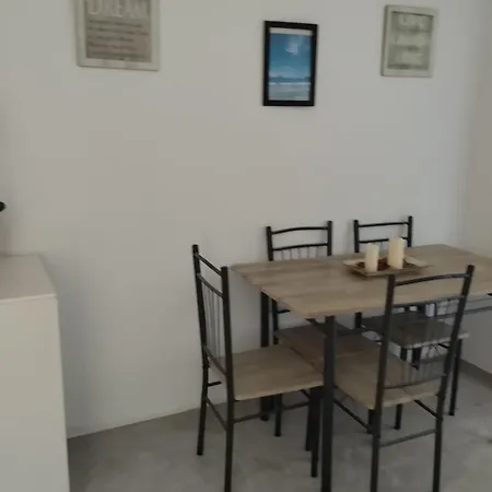Spiliotica Central Fira (Santorini)