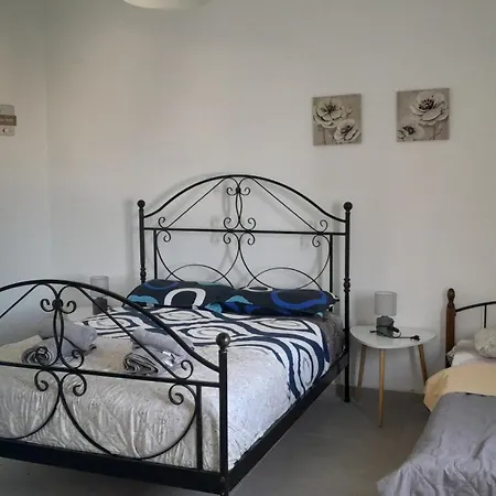 Spiliotica Central * Fira (Santorini)